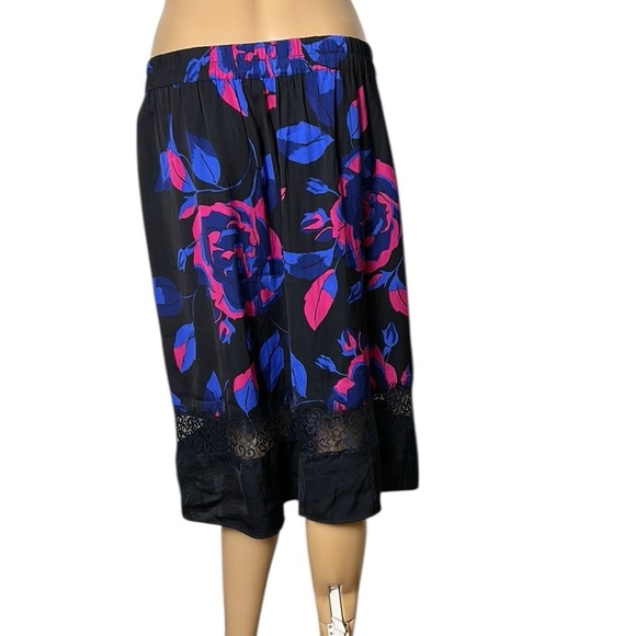 NWT Joe Fresh ,satin ,lace ,floral flare skirt,satin feel, - Picture 4 of 11
